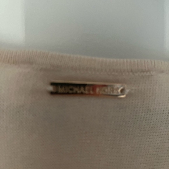 Michael Kors Women's Long Sleeve Crew Neck
Tan Sweater- Size Large - Picture 4 of 6